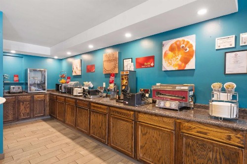 Best Western Plus Holiday Sands Inn & Suites - image 46