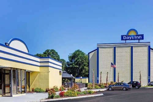 Days Inn by Wyndham Norfolk Military Circle - image 10