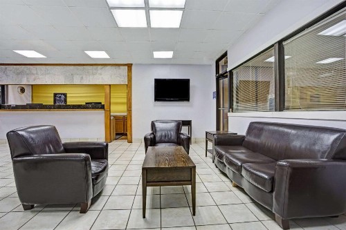Days Inn by Wyndham Norfolk Military Circle - image 14