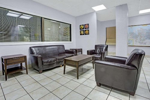 Days Inn by Wyndham Norfolk Military Circle - image 7
