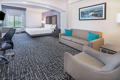 La Quinta by Wyndham Norfolk Airport - image 12