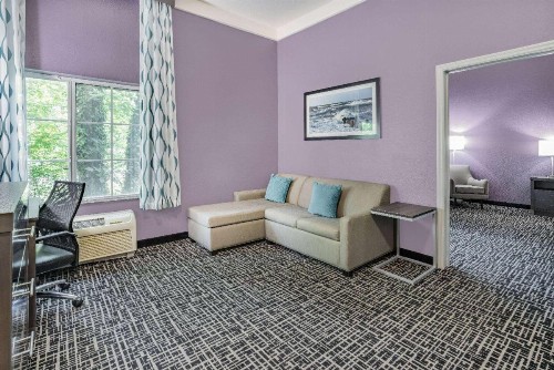 La Quinta by Wyndham Norfolk Airport - image 24