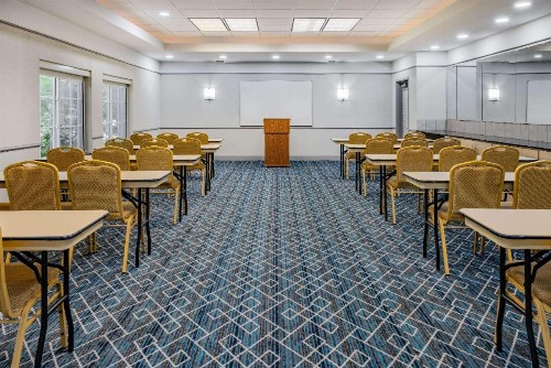 La Quinta by Wyndham Norfolk Airport - image 28