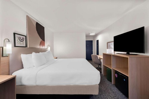 SureStay Hotel by Best Western Norfolk Little Creek - image 41