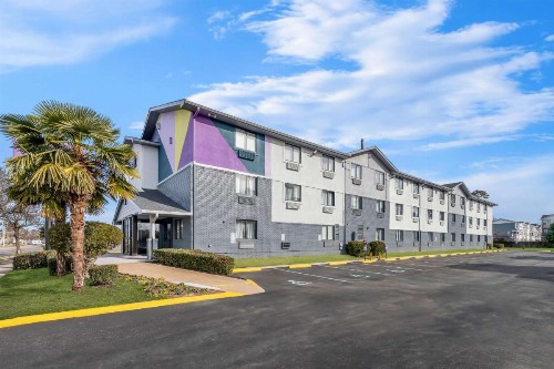 SureStay Hotel by Best Western Norfolk Little Creek - image 8