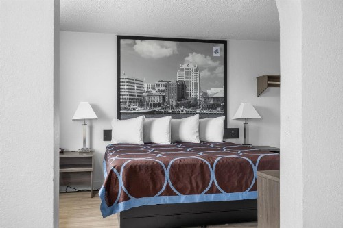 Super 8 by Wyndham Norfolk/Chesapeake Bay - image 28