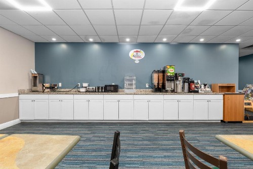 Super 8 by Wyndham Norfolk/Chesapeake Bay - image 8