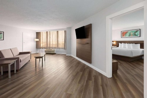 Wyndham Garden Norfolk Downtown - image 14