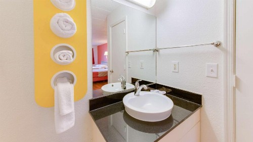 Motel 6-Norfolk VA - image 11