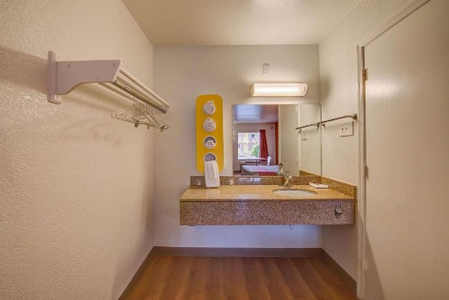Motel 6-Norfolk VA - image 12