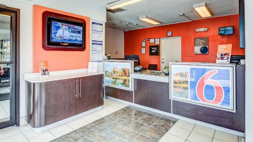 Motel 6-Norfolk VA - image 21