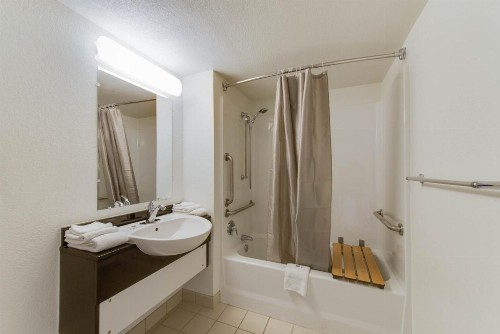 Motel 6-Norfolk VA - image 24
