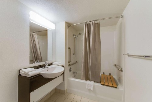 Motel 6-Norfolk VA - image 6