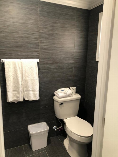 Bay Inn Hotel - image 11