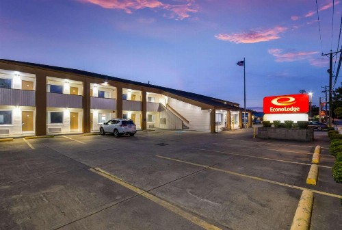 Econo Lodge Little Creek - image 13