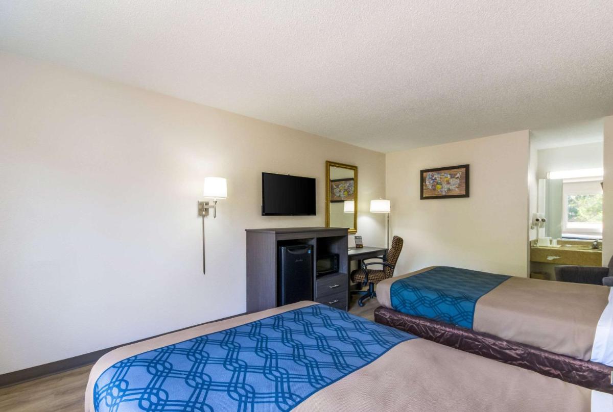 Econo Lodge Little Creek - image 6