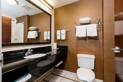 Fairfield Inn & Suites by Marriott Charleston North/Ashley Phosphate - image 3