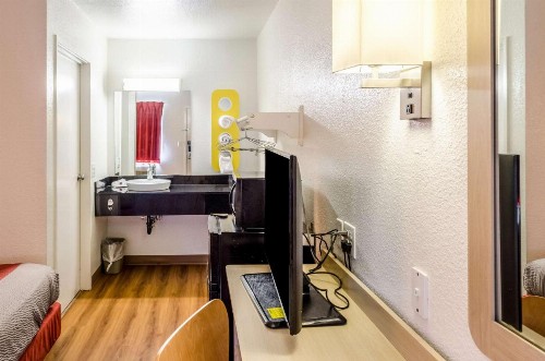 Motel 6-Charleston - North - image 16