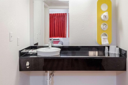 Motel 6-Charleston - North - image 17