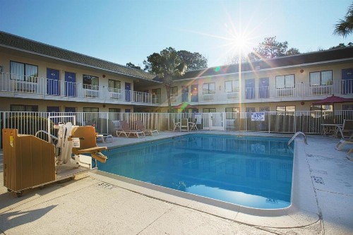 Motel 6-Charleston - North - image 22