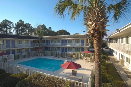 Motel 6-Charleston - North - image 25