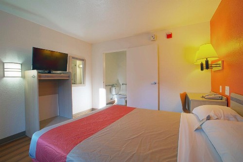 Motel 6-Charleston - North - image 29