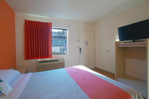 Motel 6-Charleston - North - image 35
