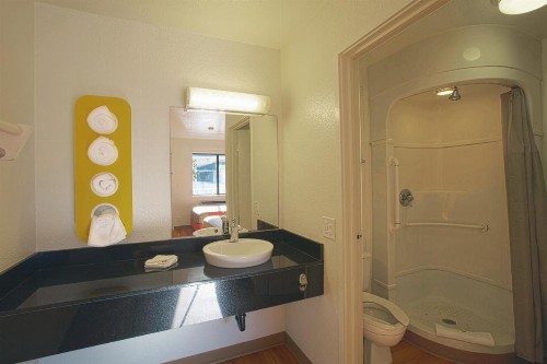 Motel 6-Charleston - North - image 36
