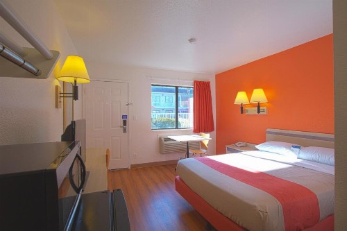 Motel 6-Charleston - North - image 38