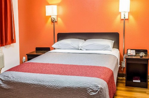 Motel 6-Charleston - North - image 5