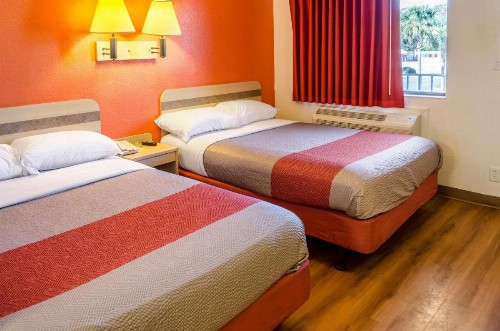 Motel 6-Charleston - North - image 9