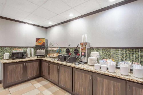 Wingate by Wyndham Charleston Airport Coliseum - image 16