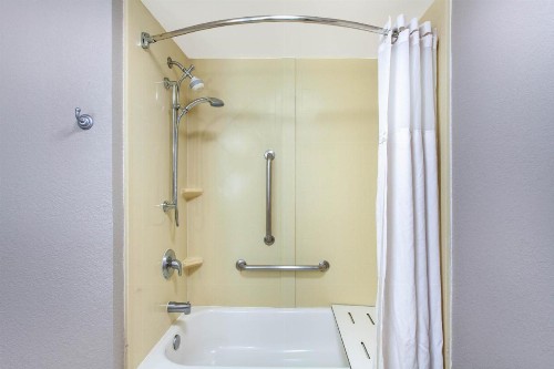 Wingate by Wyndham Charleston Airport Coliseum - image 20