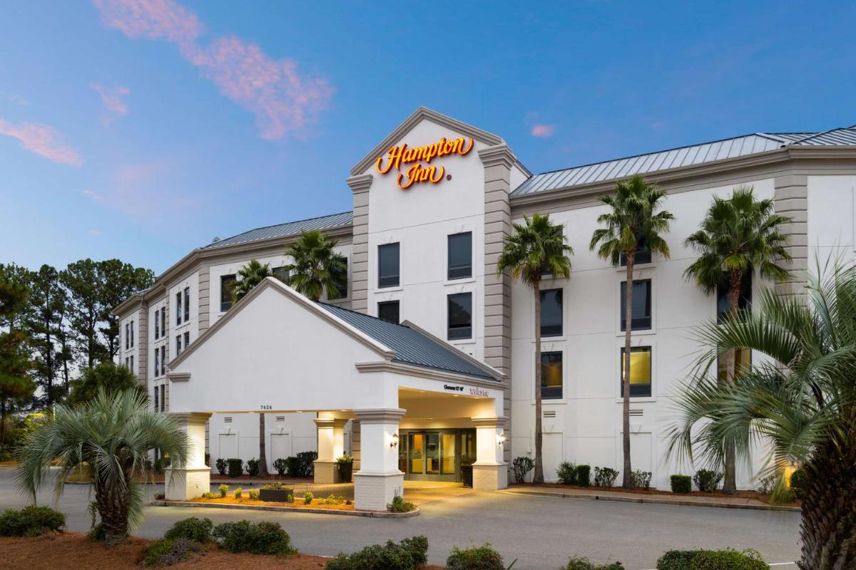 Hampton Inn Charleston North - main image