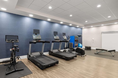 Hampton Inn Charleston North - image 10