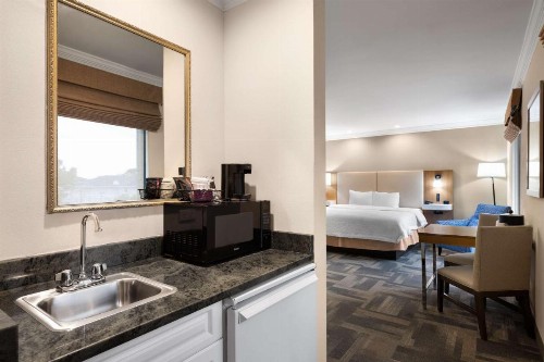 Hampton Inn Charleston North - image 20