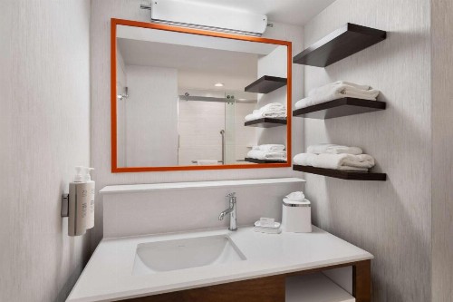 Hampton Inn Charleston North - image 23