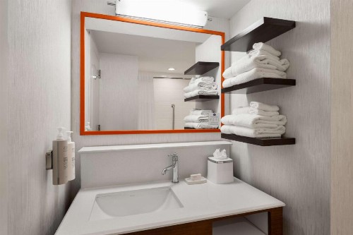 Hampton Inn Charleston North - image 24