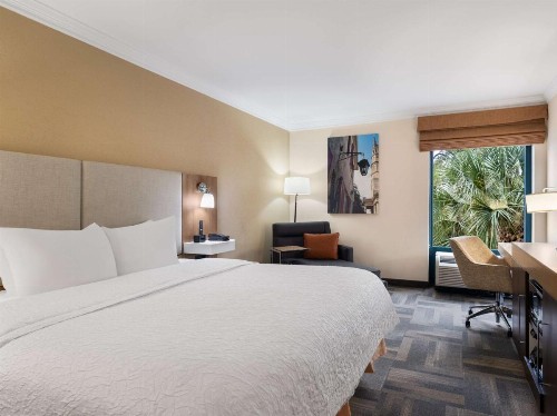 Hampton Inn Charleston North - image 29