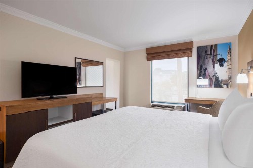 Hampton Inn Charleston North - image 3
