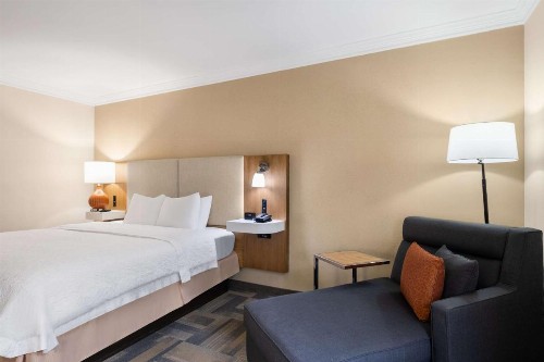 Hampton Inn Charleston North - image 31
