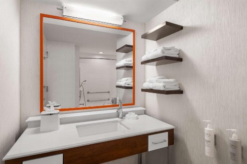 Hampton Inn Charleston North - image 5