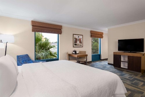 Hampton Inn Charleston North - image 6
