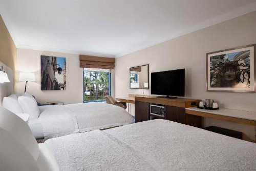 Hampton Inn Charleston North - image 9