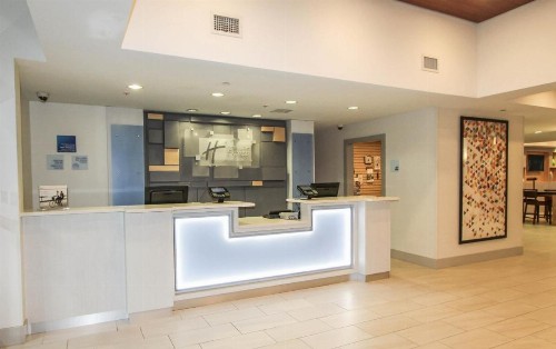 Holiday Inn Express Hotel & Suites Charleston - North an IHG Hotel - image 3