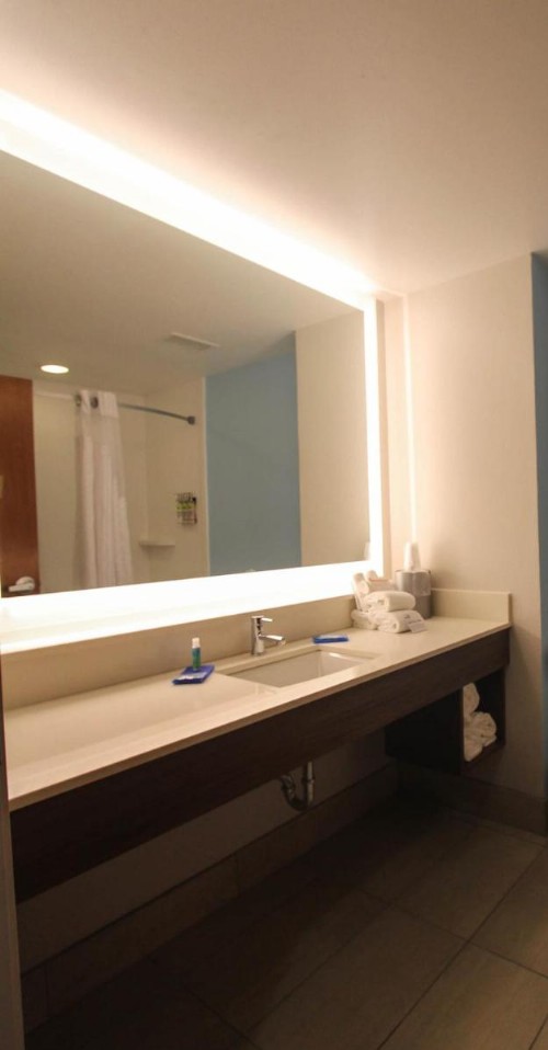 Holiday Inn Express Hotel & Suites Charleston - North an IHG Hotel - image 4