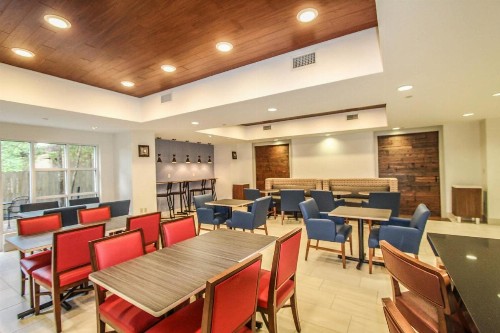 Holiday Inn Express Hotel & Suites Charleston - North an IHG Hotel - image 8