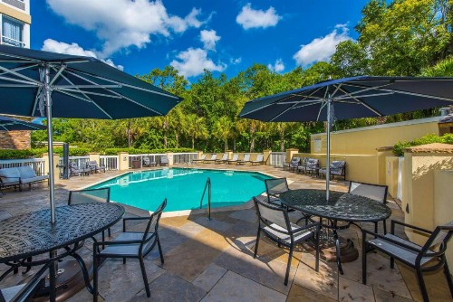 DoubleTree by Hilton North Charleston - Convention Center - image 38