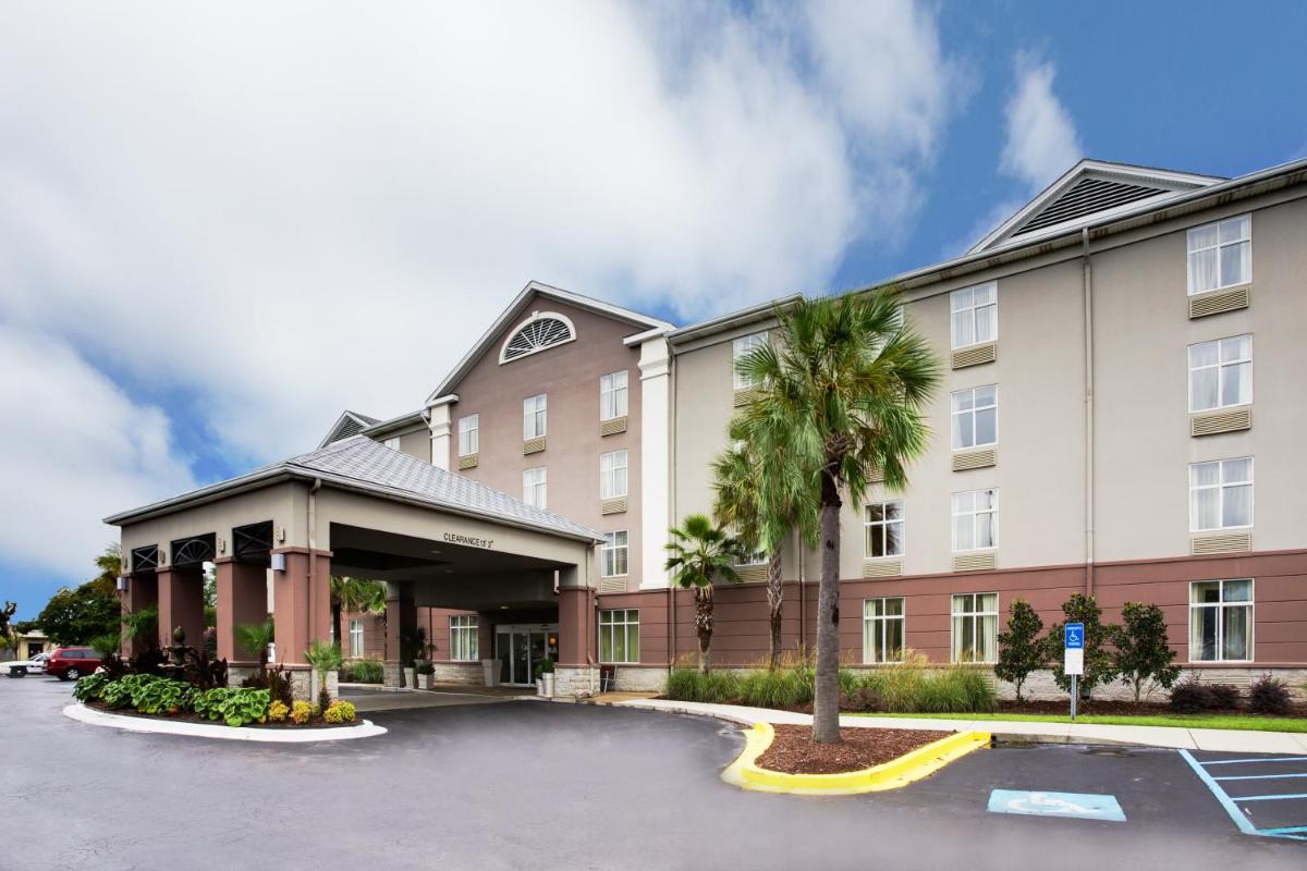 Holiday Inn Express Hotel & Suites Charleston-Ashley Phosphate an IHG Hotel - image 4
