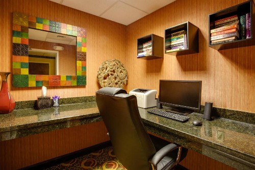 Holiday Inn Express Hotel & Suites Charleston-Ashley Phosphate an IHG Hotel - image 40